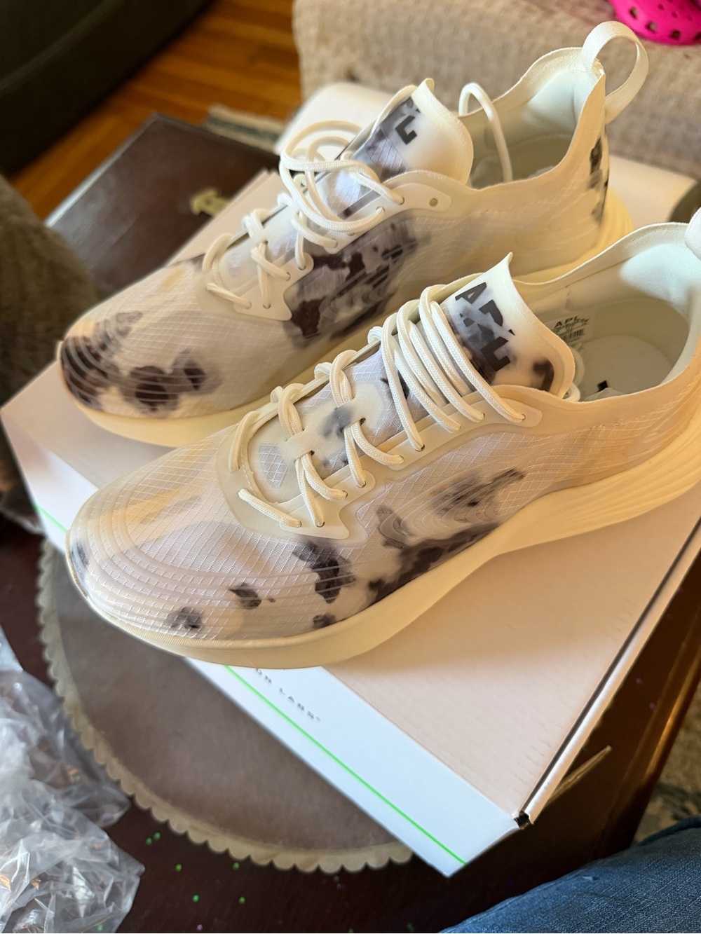 APL athletic propulsion labs men’s 8 women’s 91/2